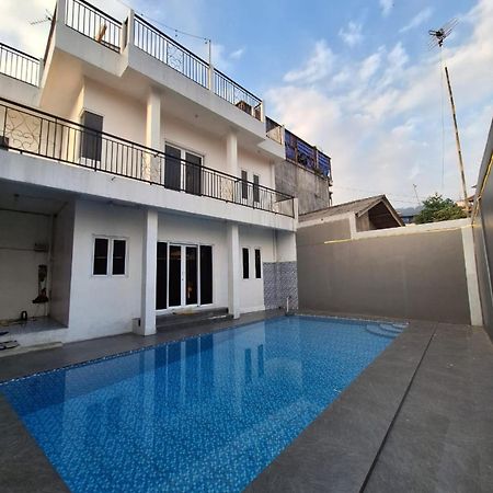 Villa Putih Cisarua Exteriör bild