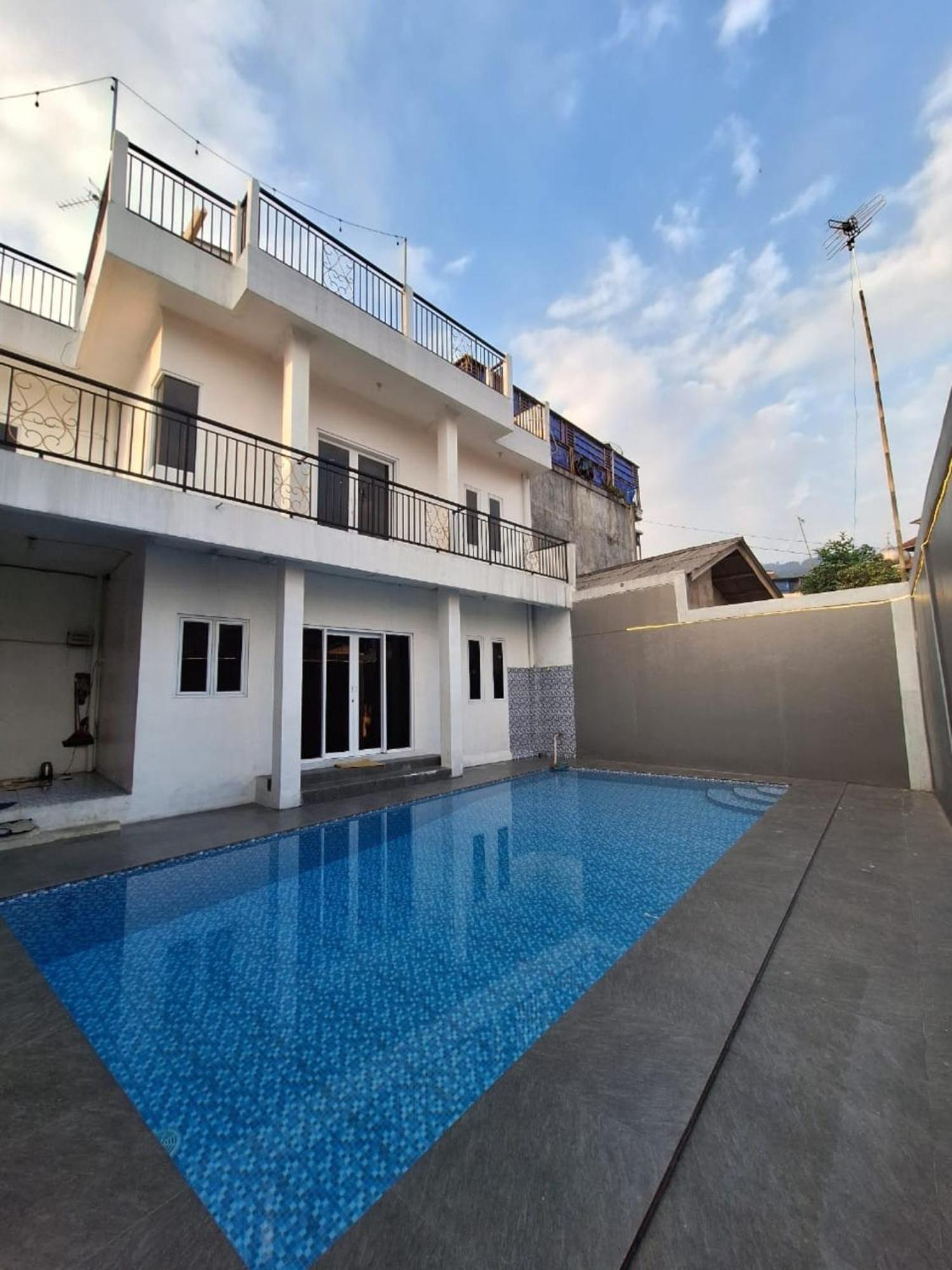 Villa Putih Cisarua Exteriör bild